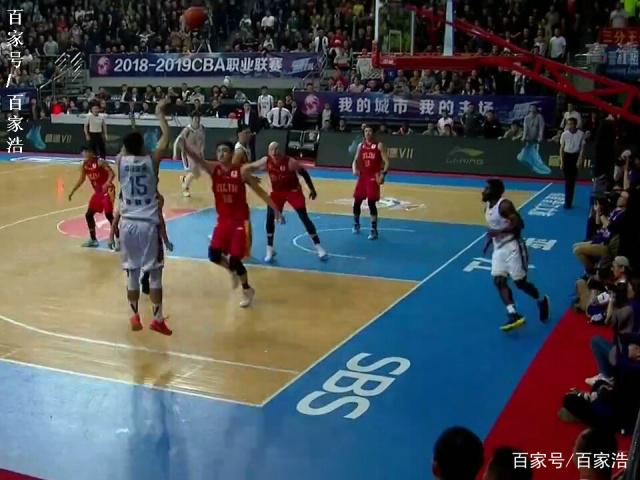由于阿布扎