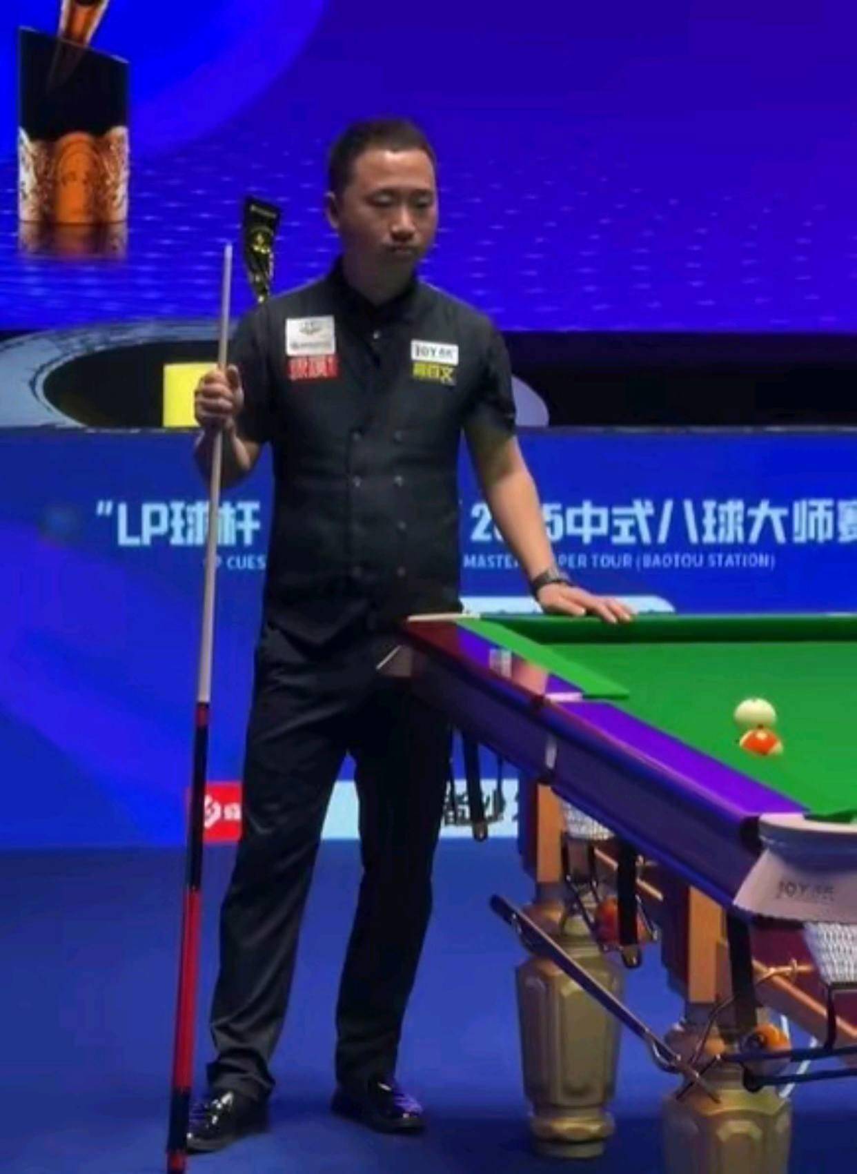 不屈不挠的 不屈不挠的